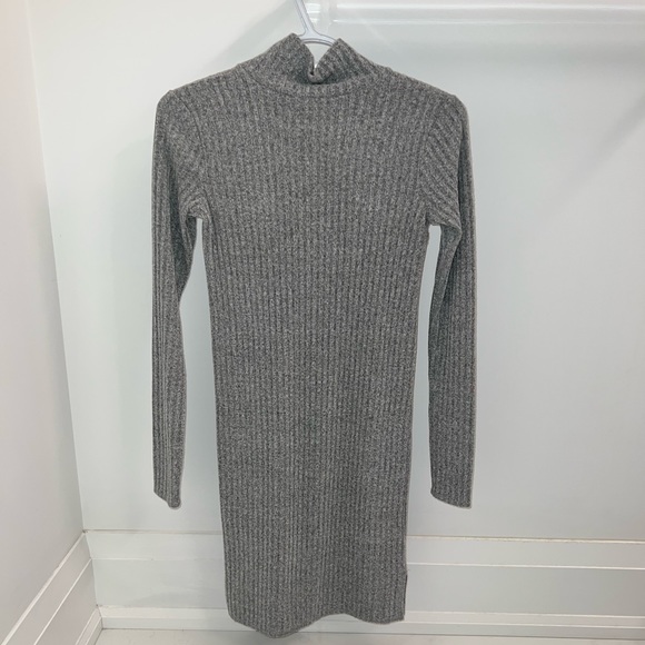 Aritzia knit dress - Picture 3 of 6